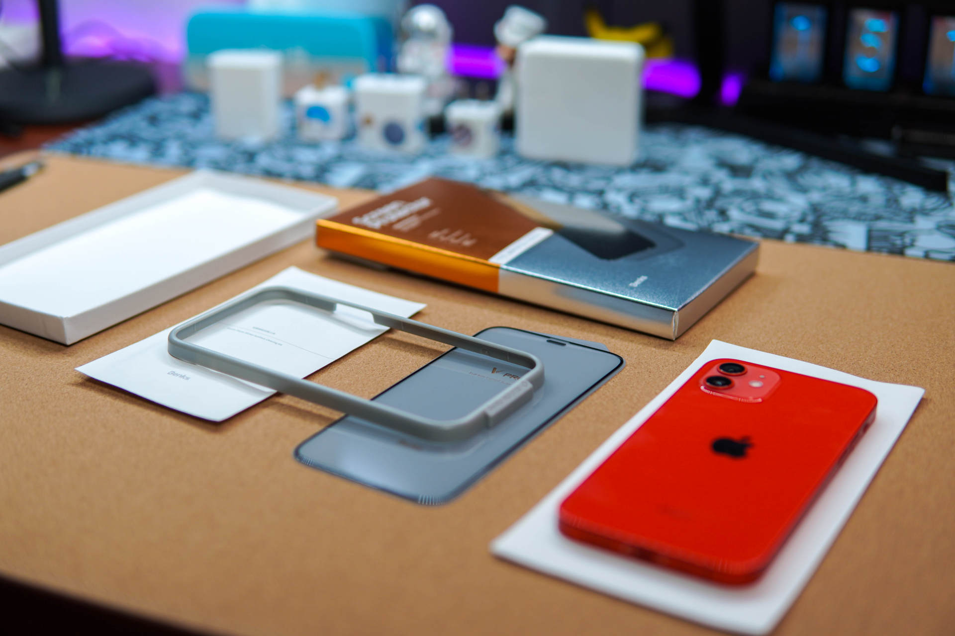 iphone12钢化膜黑边好还是透明好,iphone12mini背面有钢化膜么