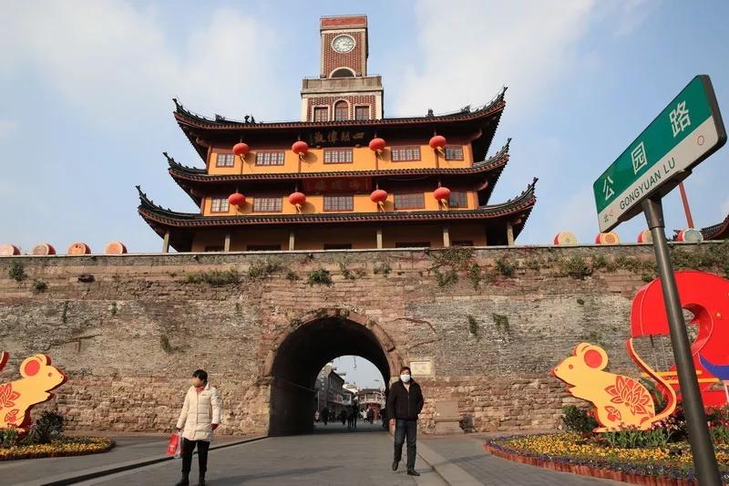 街拍20图：战“疫”中的宁波