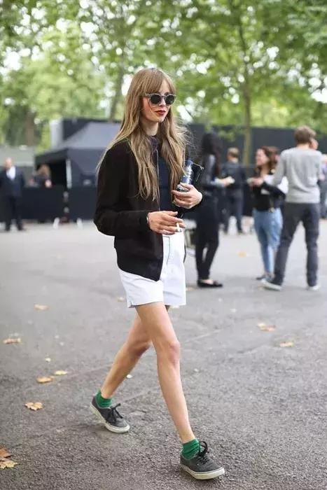 让杨幂热巴都爱不释手的白毛衣,迪丽热巴杨幂同款单品