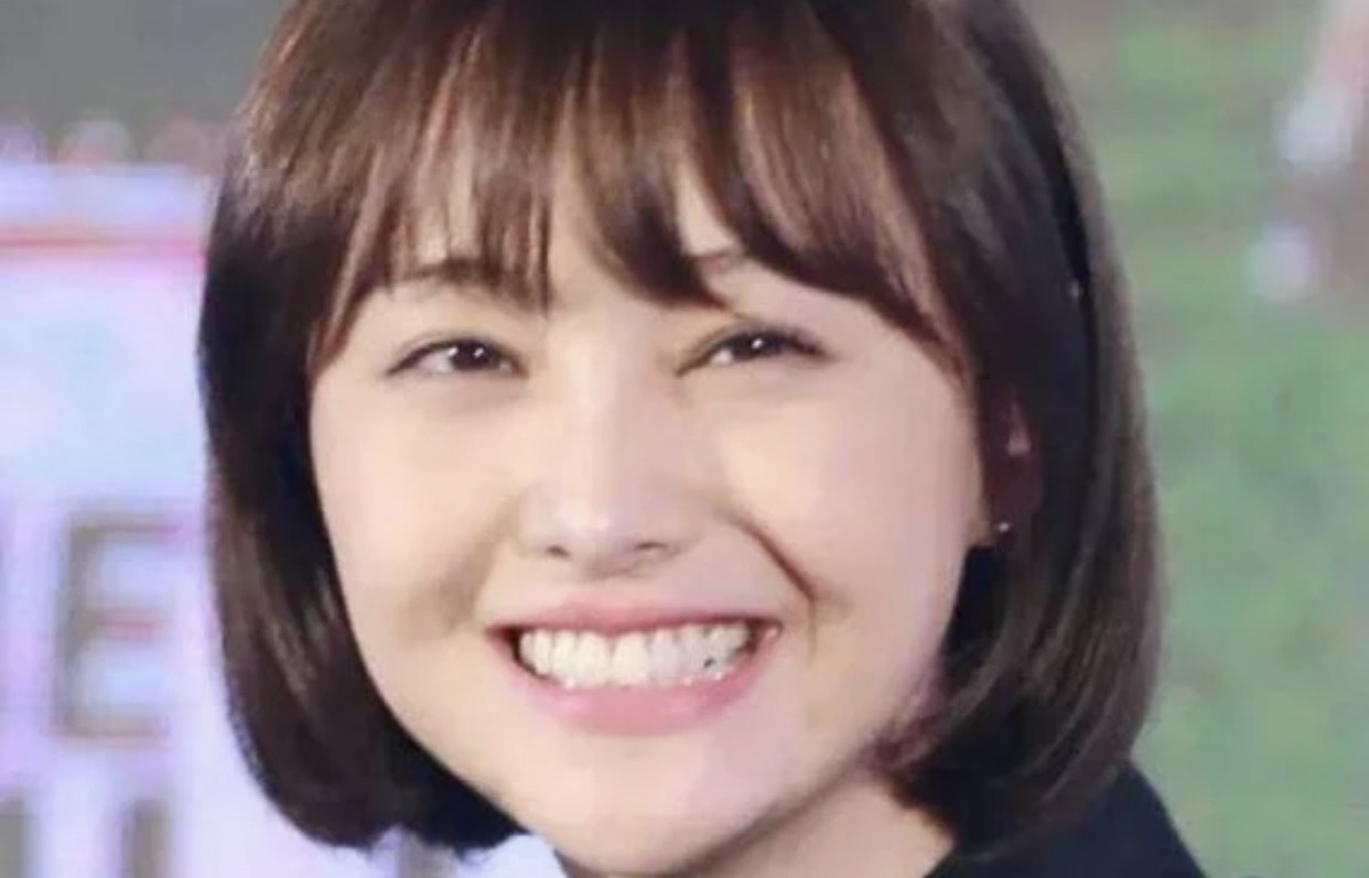 一笑眼下就有皱纹怎么办,从脸部看皱纹怎么才算老