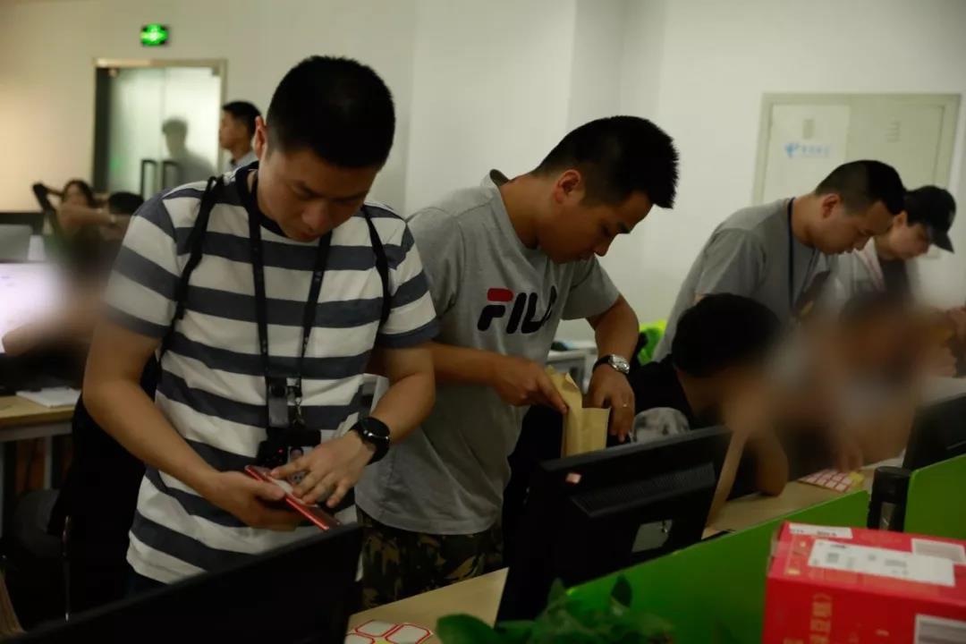 所谓*币特比**交易，涨跌竟全在他们手里！杭州上城警方解密*币特比**案大*局骗**