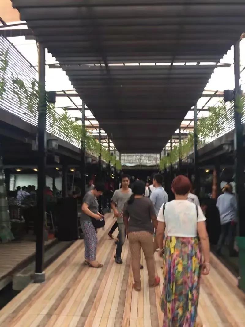 来普吉岛后感觉好难受,普吉岛最后一天购物