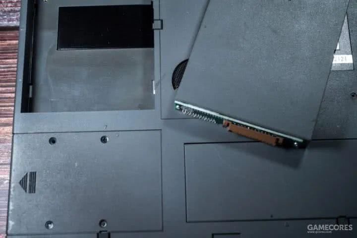 一百多块买个26年前的笔记本，我改了改，还能上网