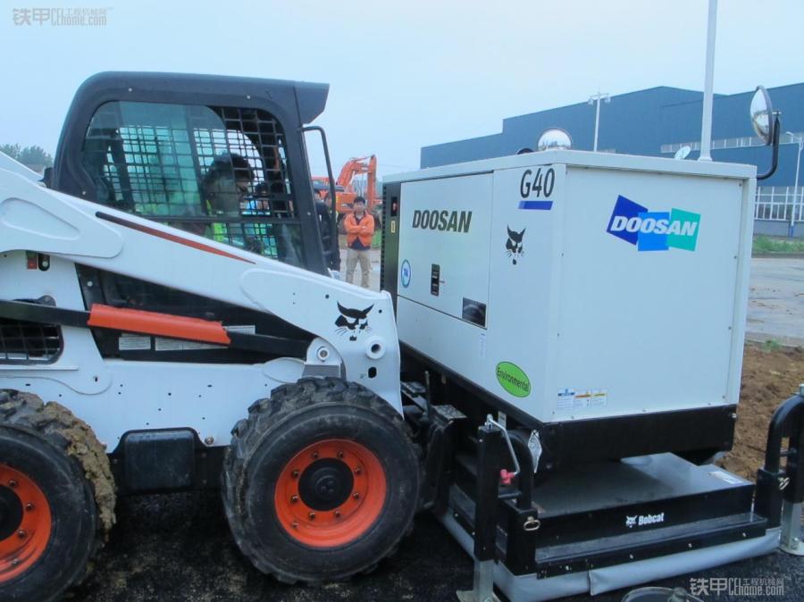 山猫滑移装载机最高能升多少米,山猫滑移装载机算什么机种