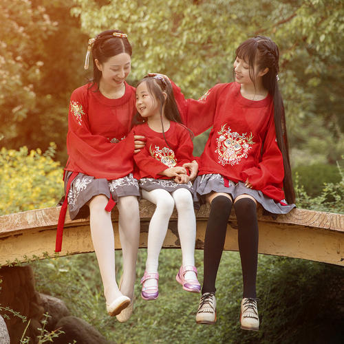 大学女生宿舍产子不是第一胎,舍友生了三胞胎