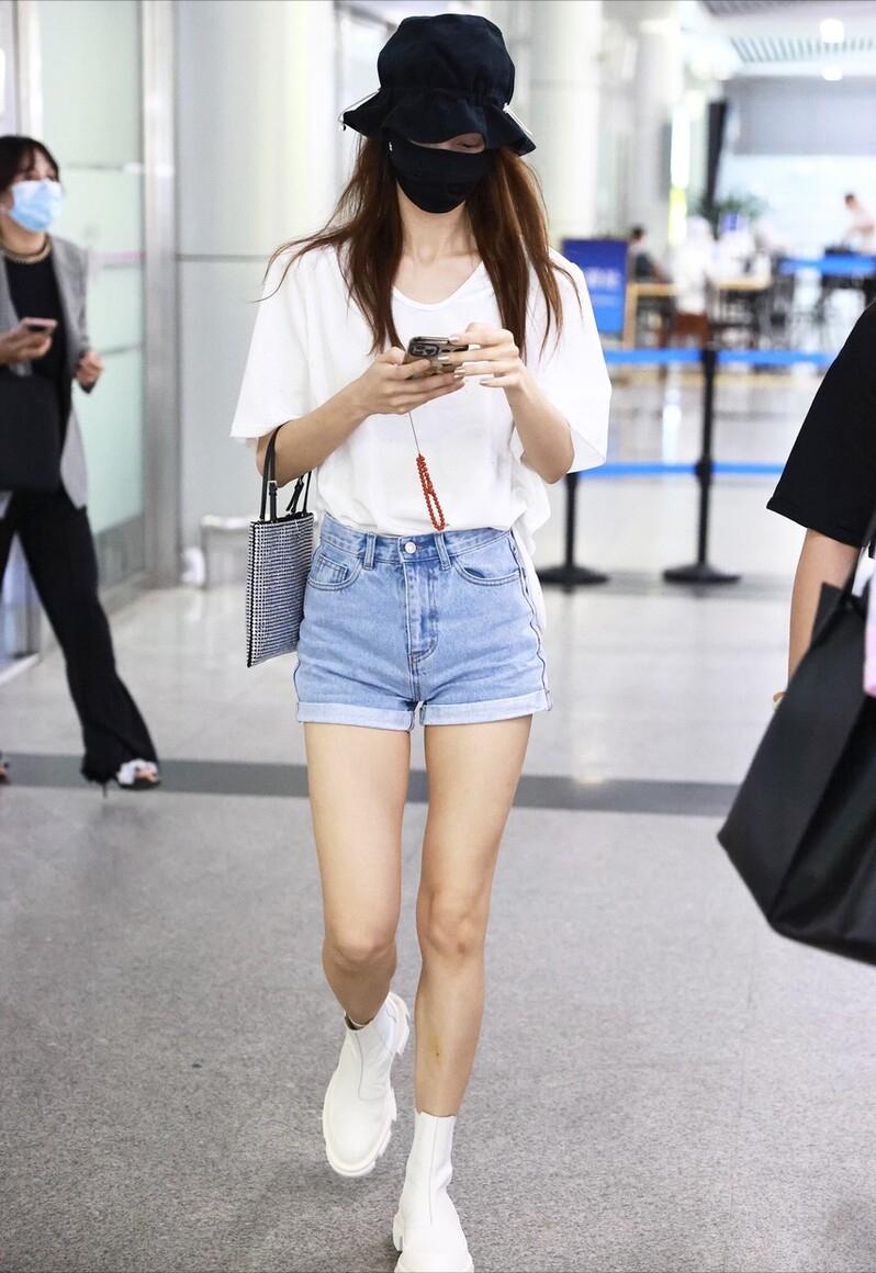 明星短靴搭配什么裤子好看,明星夏季短靴穿搭