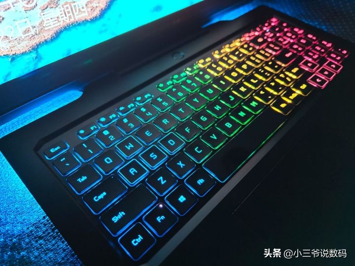 光荣猎人游戏本v700是高色域的吗,光荣猎人游戏本v700游戏实测