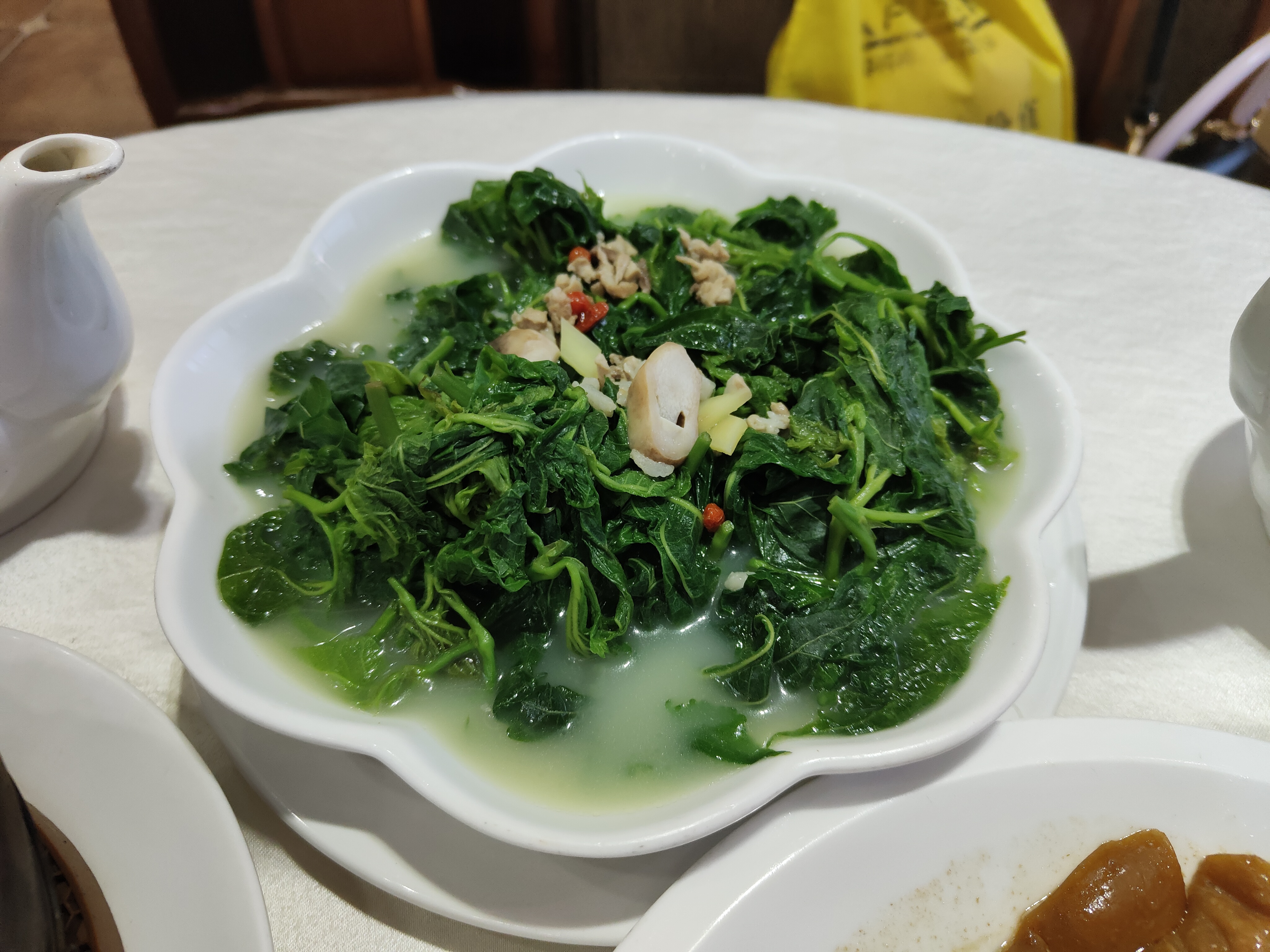 拉稀能吃乳鸽吗,为什么吃乳鸽夜里肚子会痛