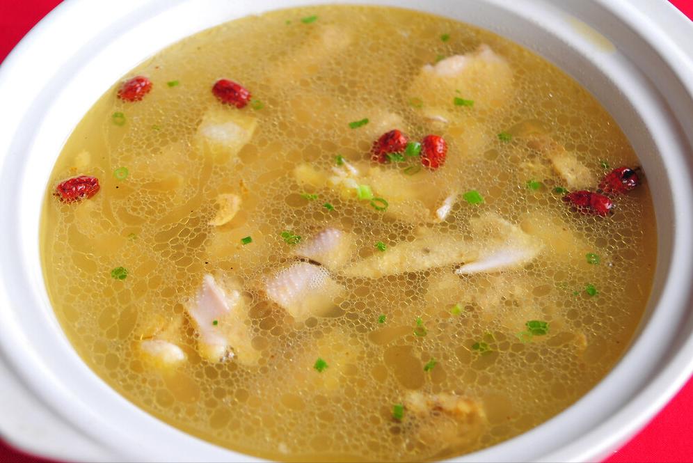 适合冬天喝的广东鸡汤做法,广东秋冬滋补养生汤