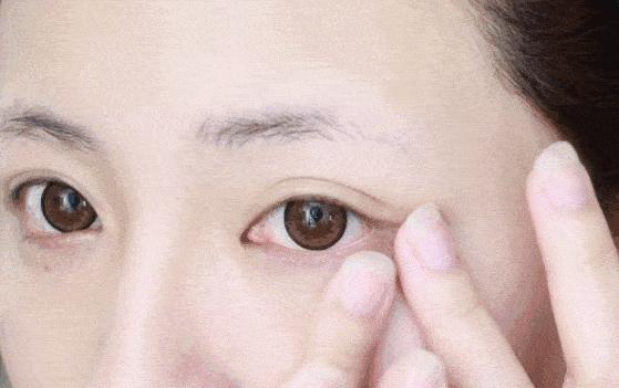 黑眼圈越来越重怎么搞定黑眼圈,简单有效缓解黑眼圈的两个小方法