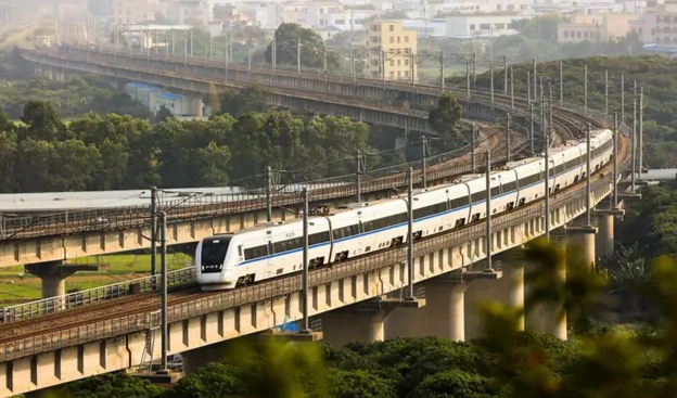 crh1a型动车组在国内的优势,crh1动车组简介