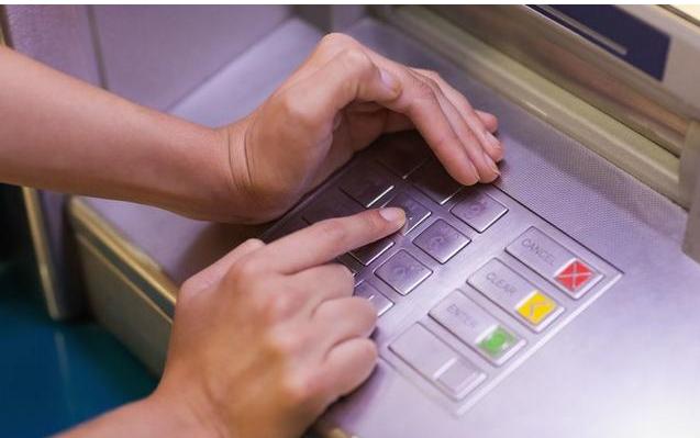 交通银行卡被吞教你一招自动退回,银行卡被吞怎么办教你一招