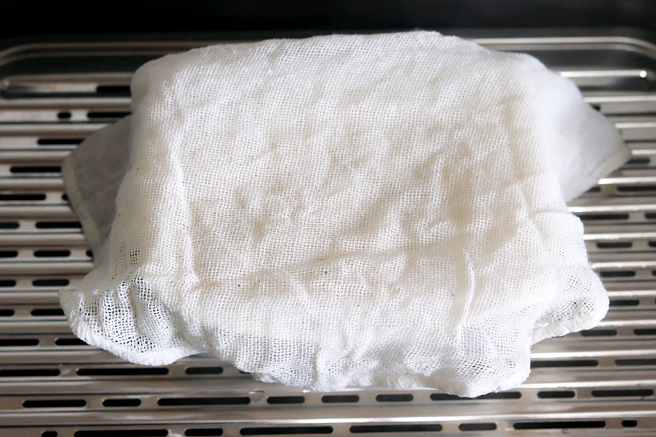 夏季必备美食绿豆糕学会这样做,绿豆糕清凉解暑小甜点