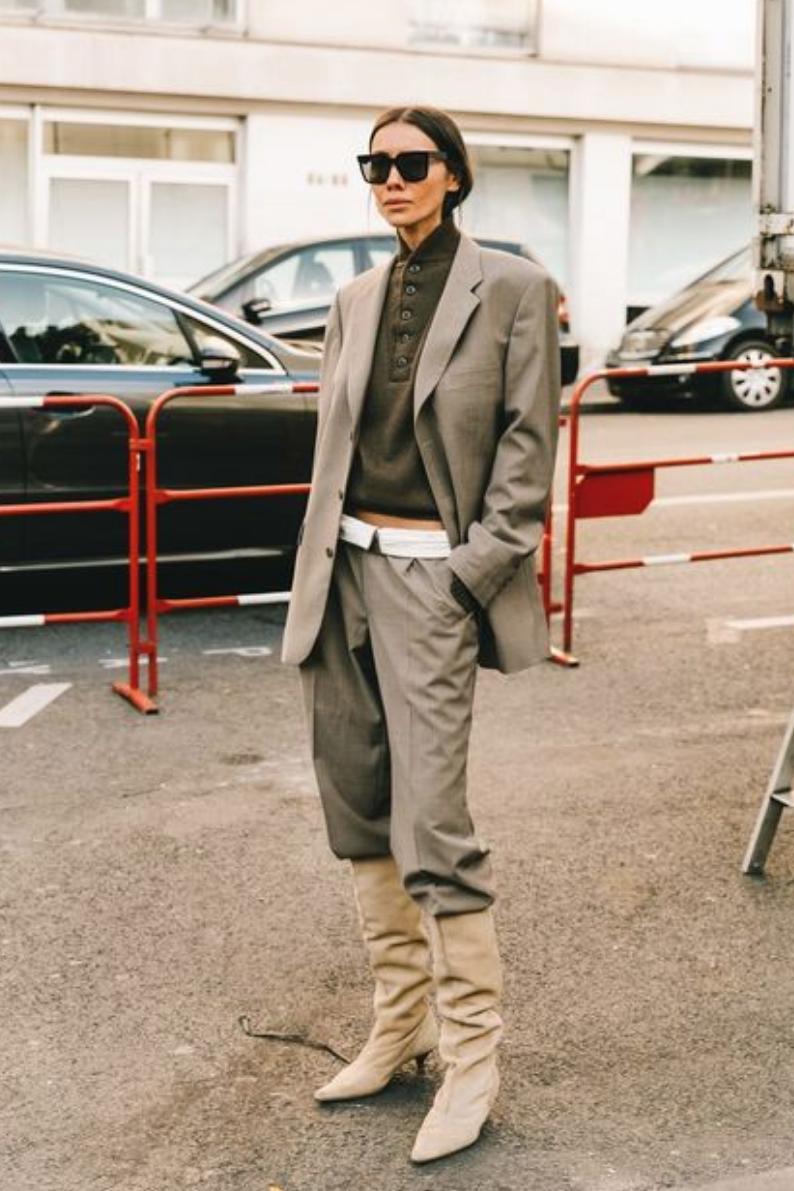 冬季显瘦裤子配靴子,现在还流行打底裤配靴子吗