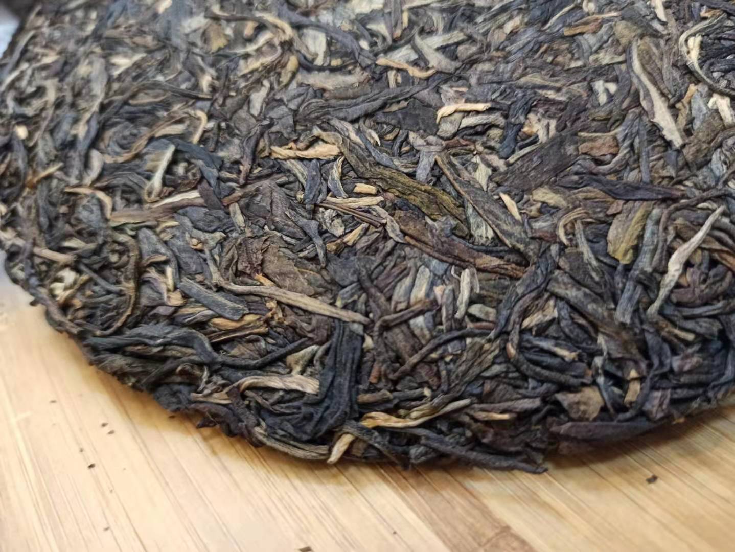 普洱茶保质期几年过期能用吗,普洱茶过期了喝了有什么危害