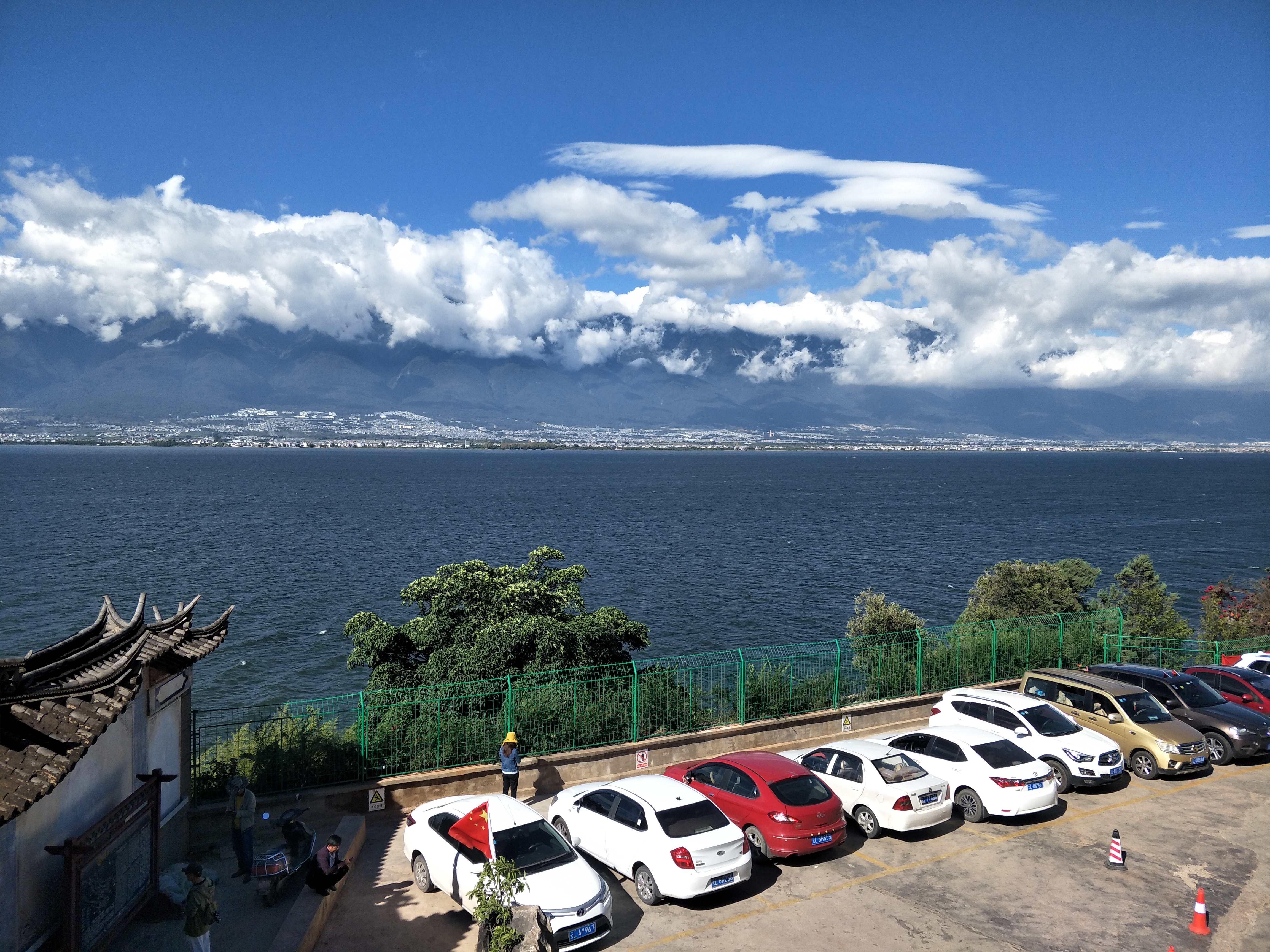 云南旅游自由行还是跟团好,云南旅游跟团好还是自由行好