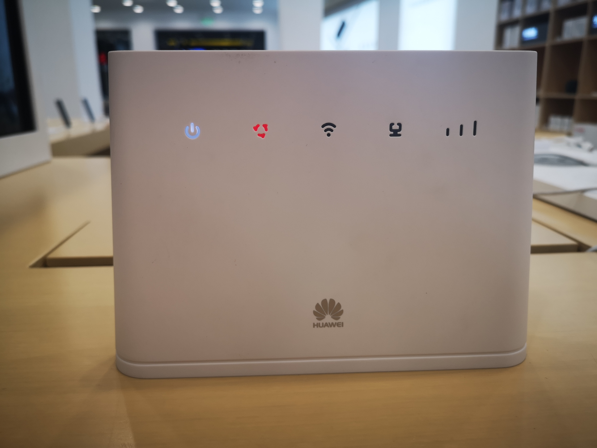 华为一碰就能上网的路由器怎么用,华为4g路由器能当普通路由器用吗