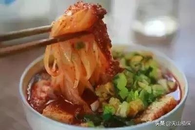 新疆凉皮子的制作方法教程,水晶凉皮和绿豆凉皮子的做法