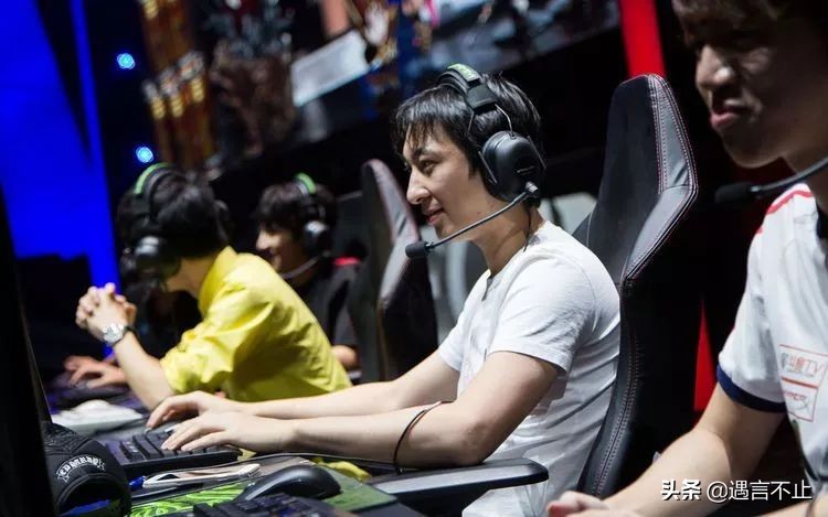 乱世张少帅，盛世王少爷，两个首富之子，同样一个德行