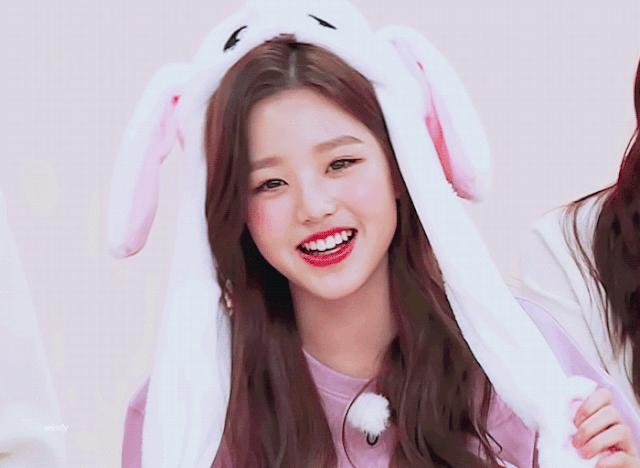 张元英和iu谁更漂亮,张元英izone时期刘海