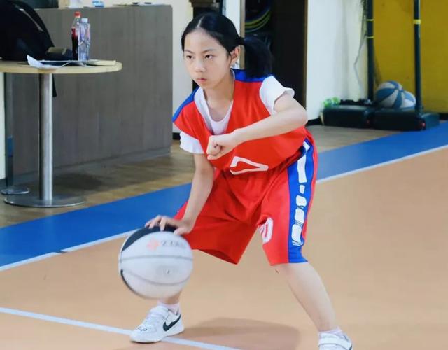 KTO女生打篮球用几号球？女生打篮球有什么好处？