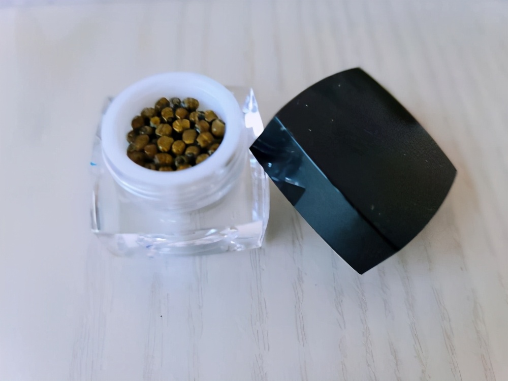 护肤用的鱼子酱,鱼子酱护肤品对肌肤的作用