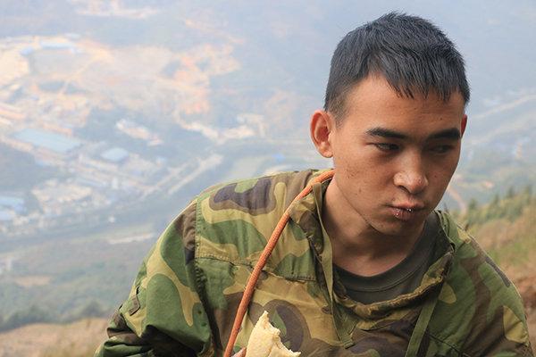 2019年八一勋章杜富国,杜富国颁发奖章全过程