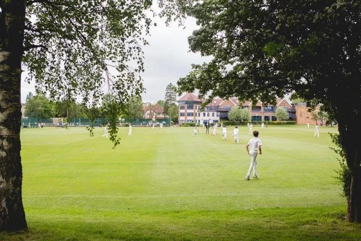 英国公学预备小学,英国牛津龙小学
