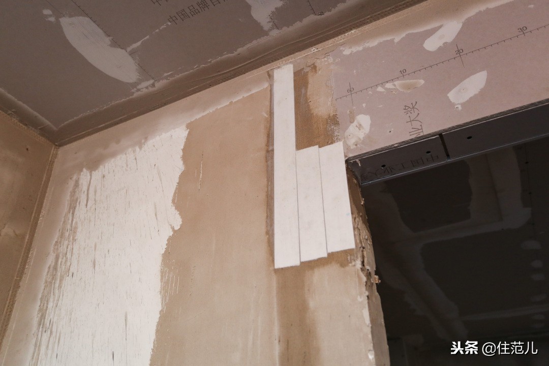 砌墙居然用牛皮纸，这是什么骚操作？