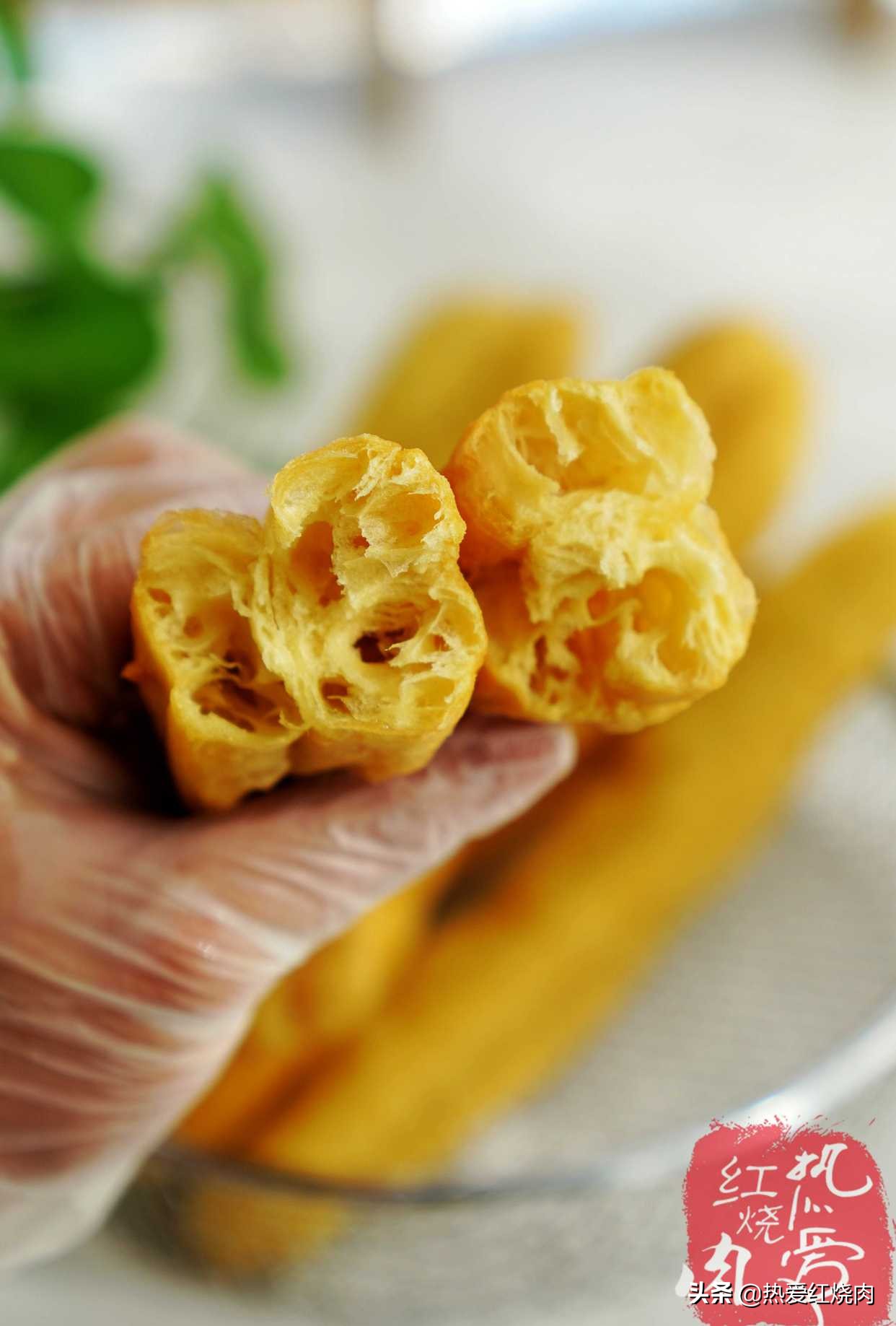 家庭炸油条最简单又好吃的做法,家庭炸油条最简单的做法