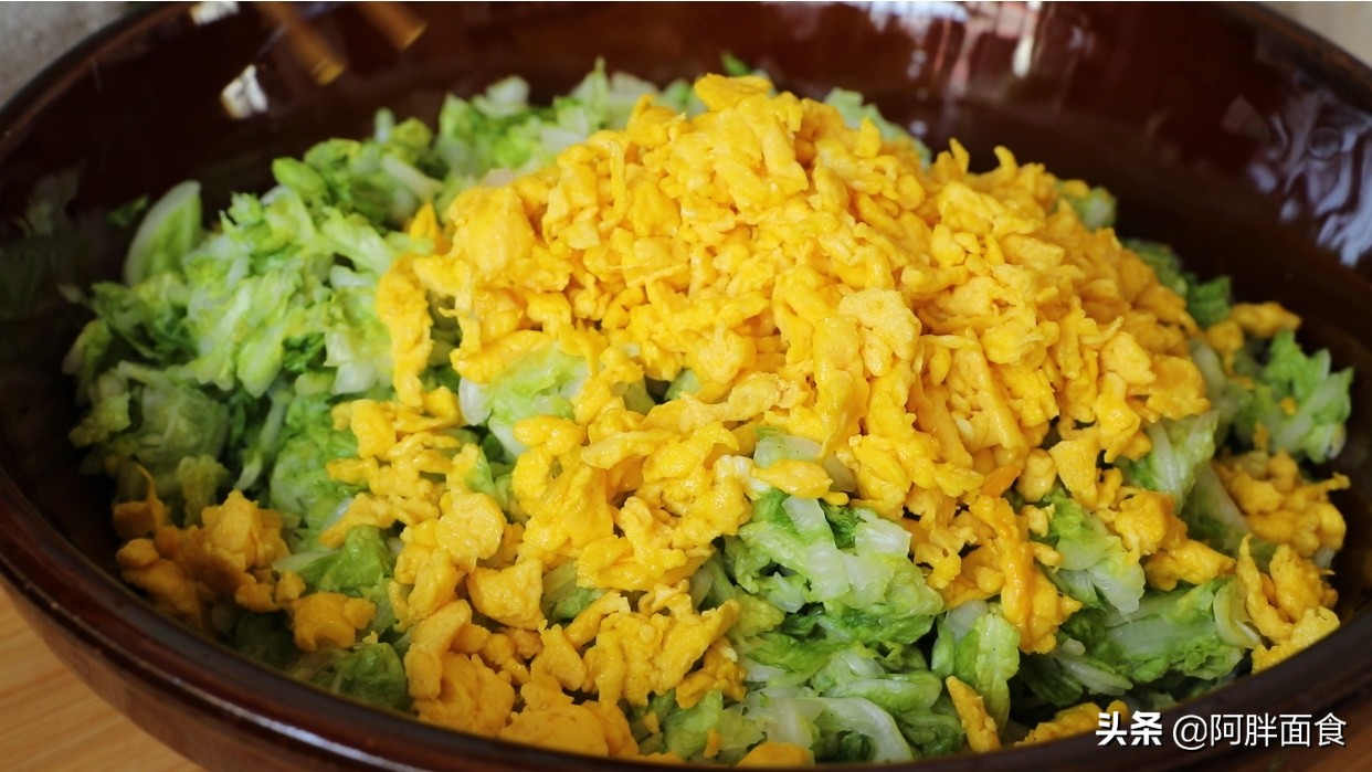 多用这菜调包子馅，多用这面擀包子皮，孩子吃促消化，成人吃减肉