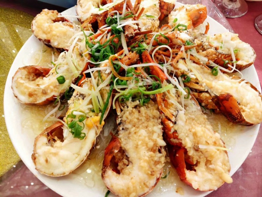 蒜蓉粉丝蒸波士顿龙虾做法,蒜蓉粉丝龙虾年夜饭做法