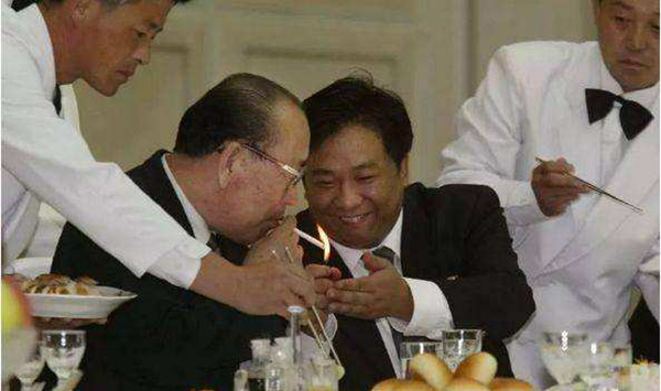 1999年缔造沈阳荷兰村，4年后锒铛入狱，中国第二富豪沉浮录