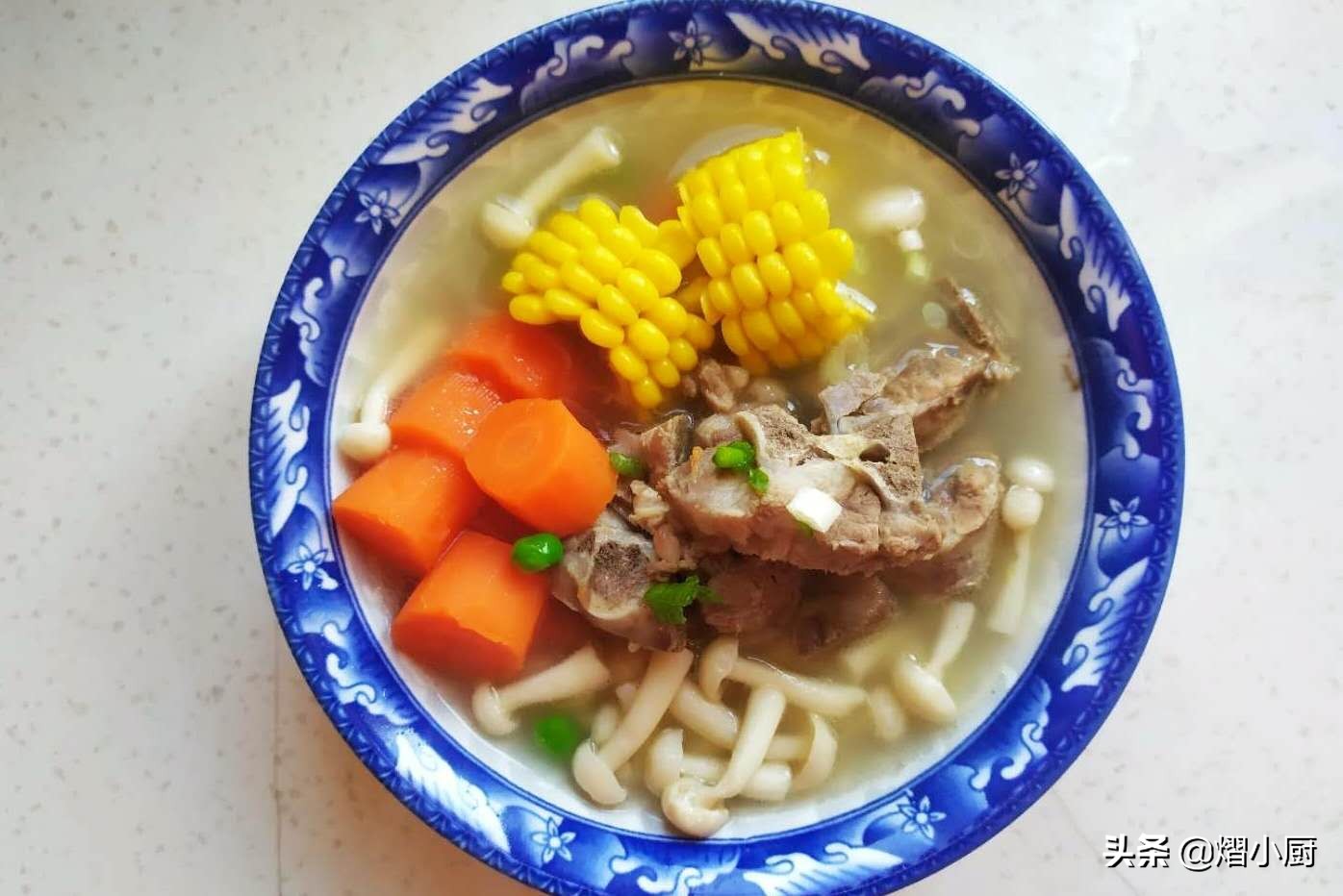 猪骨汤怎么炖保留骨头的香味,猪骨汤怎么炖最快最有营养