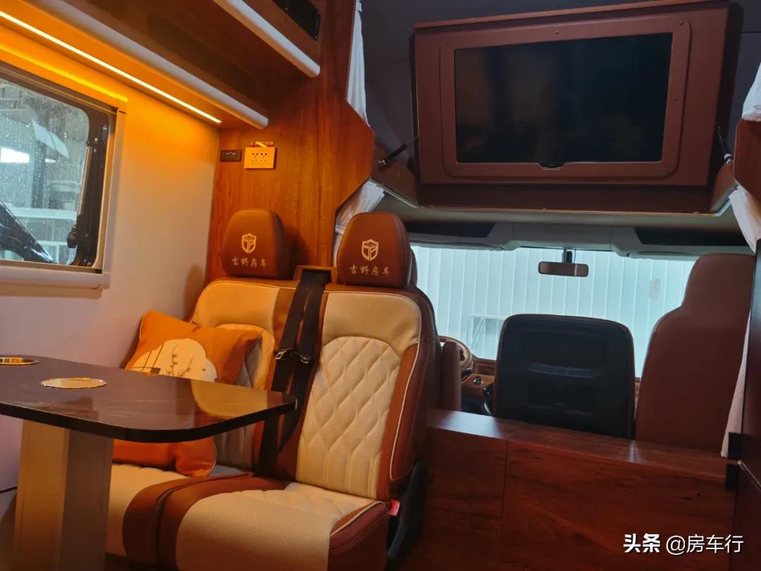 轻卡房车c型房车b型房车,房车推荐80万豪华房车c型