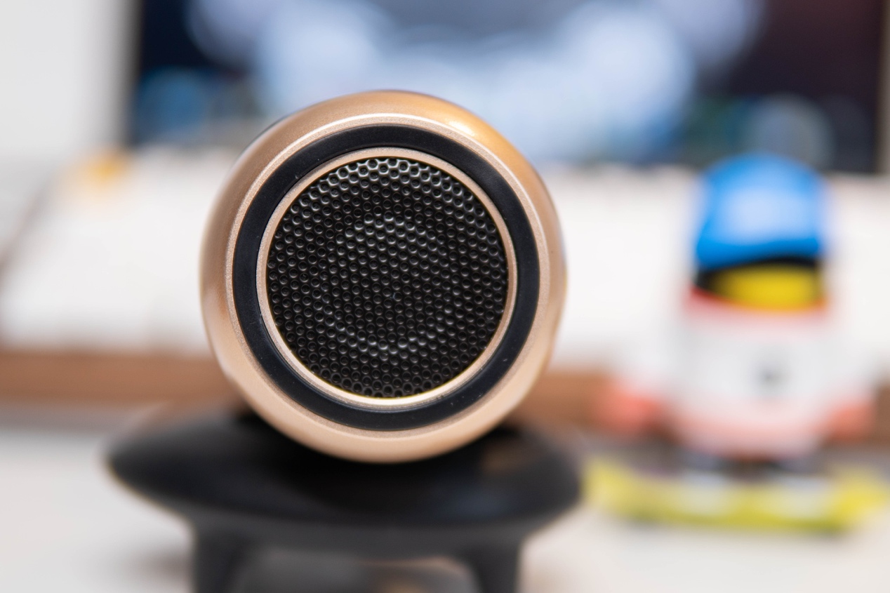 宅家也是K歌之王，唱吧精灵麦克风Q3，你的百万调音师