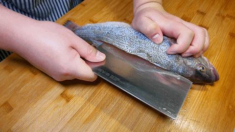 清蒸鱼怎么才能放盐,做清蒸鱼需要放盐吗