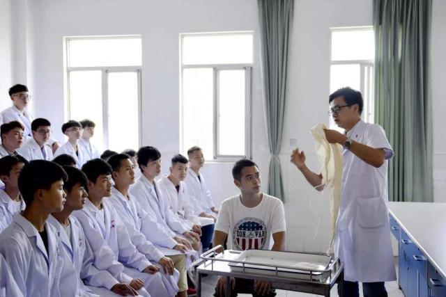 未来学医学什么专业最有前途,如果想学医学什么专业前景好