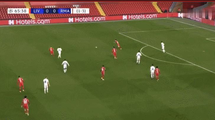 右后卫巴尔韦德不辱使命，多面手特质让“小鸟”价值更上一层