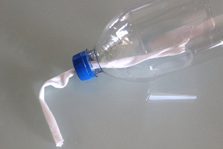 塑料瓶自制免浇水的花盆方法,花盆自动浇水神器