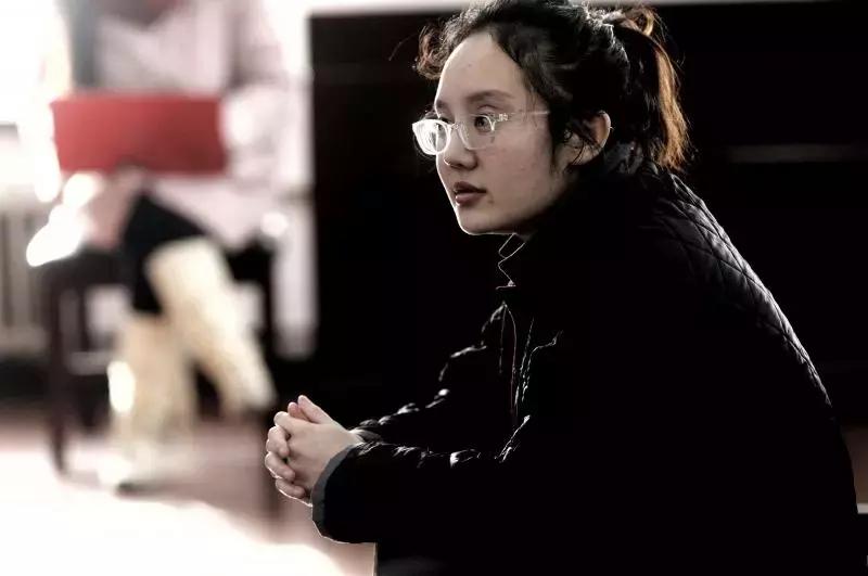 90后女主播贩卖*品毒**，曾是名牌大学生