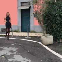 黑丝“佩嫂”火辣出镜，妩媚动人完美身材，这谁顶得住啊？