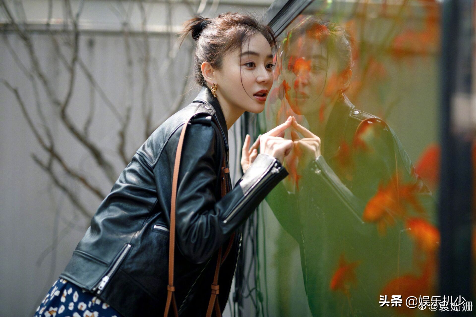 袁姗姗录节目再显低情商，这次全网黑只怪她自己