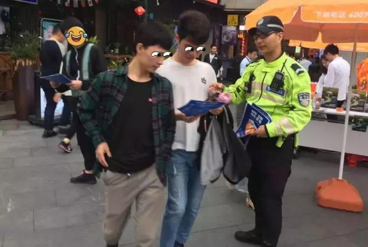 铁骑“快闪”查酒驾，昨晚17只“醉猫”落网！今晚免费“送代驾”！