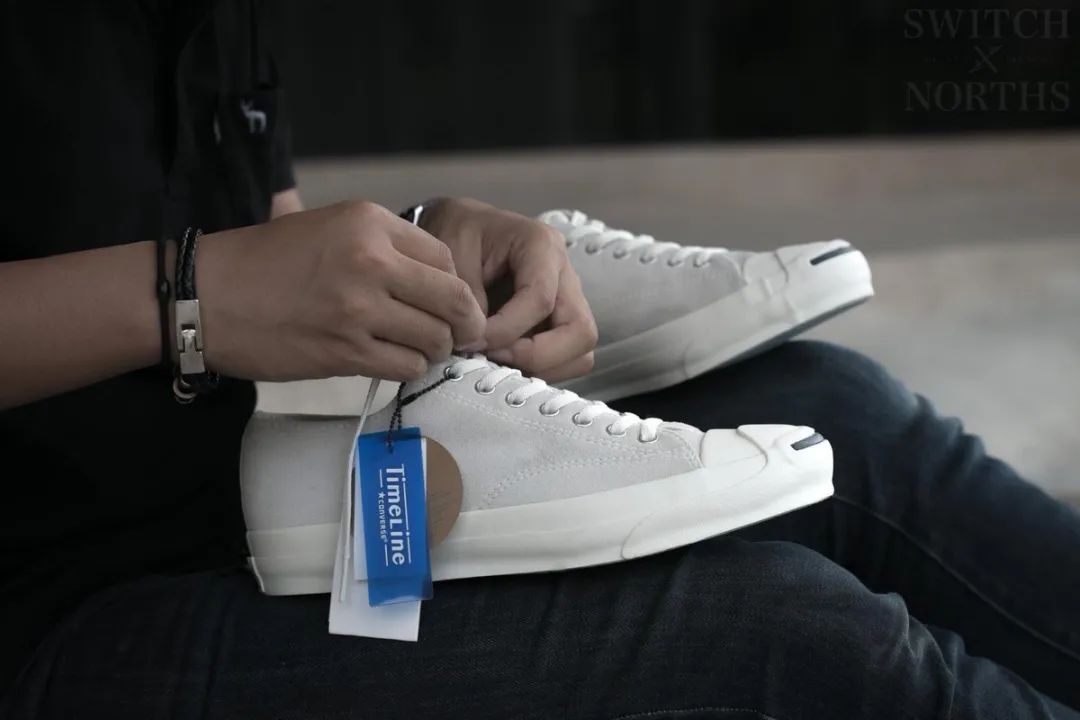 一双帆布鞋带你惊艳整个春夏,最近很火的一双蓝色帆布鞋