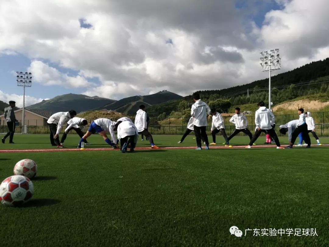 只争朝夕不负韶华一年级,只争朝夕不负韶华学校