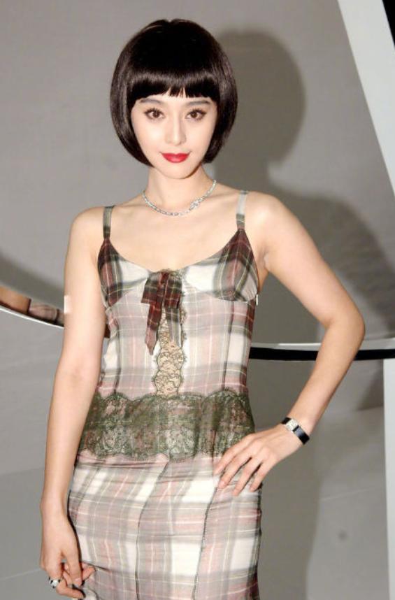 范冰冰沙宣短发,范冰冰黑色长裙丸子头