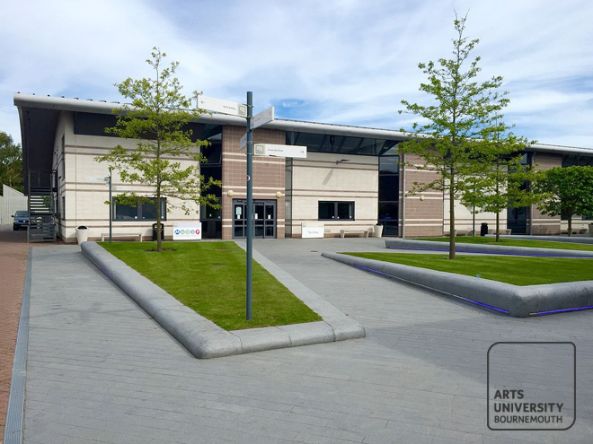 可以读研的英国艺术大学,英国艺术学院就业前景