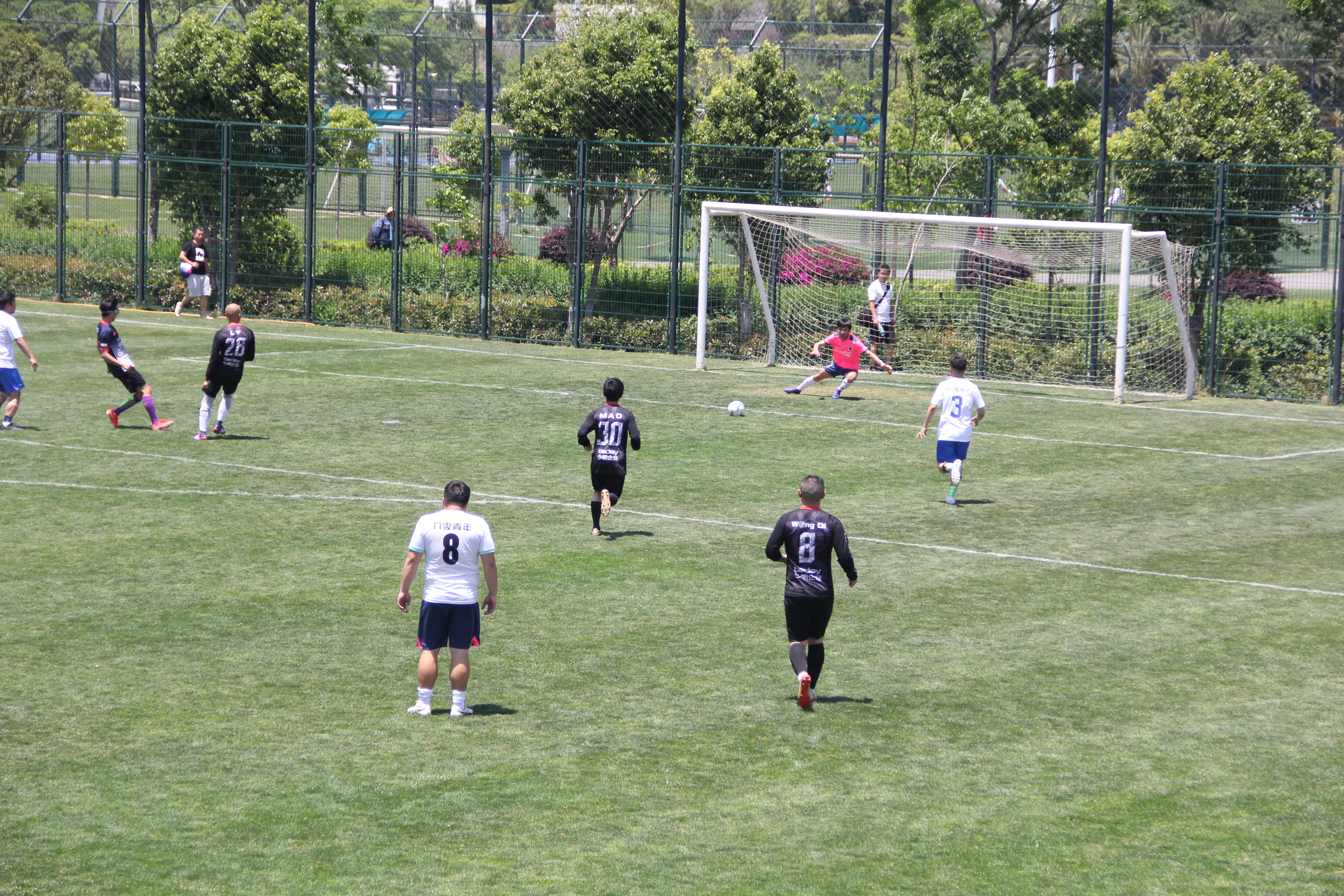 志航杯快乐周末足球赛：乐动五战全胜鑫宏鹰老当益壮