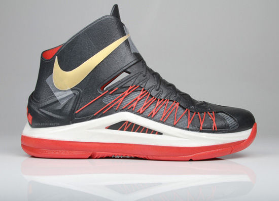 lebron詹姆斯狮子标球鞋,lebronwitness5詹姆斯实战篮球鞋